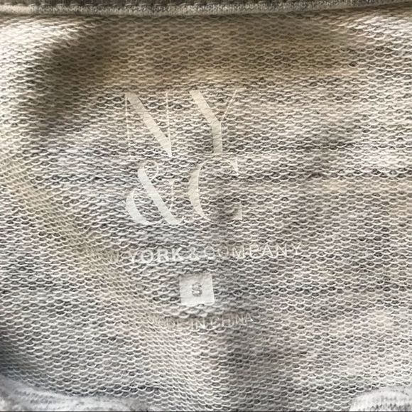 NY & C Athleisure Set Gray & White Short Sleeve Top Mid Calf Pants Size S - Picture 3 of 7